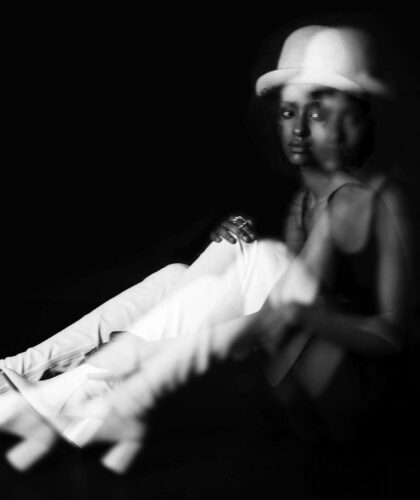 Fashion-Editorial-Linear-Motion