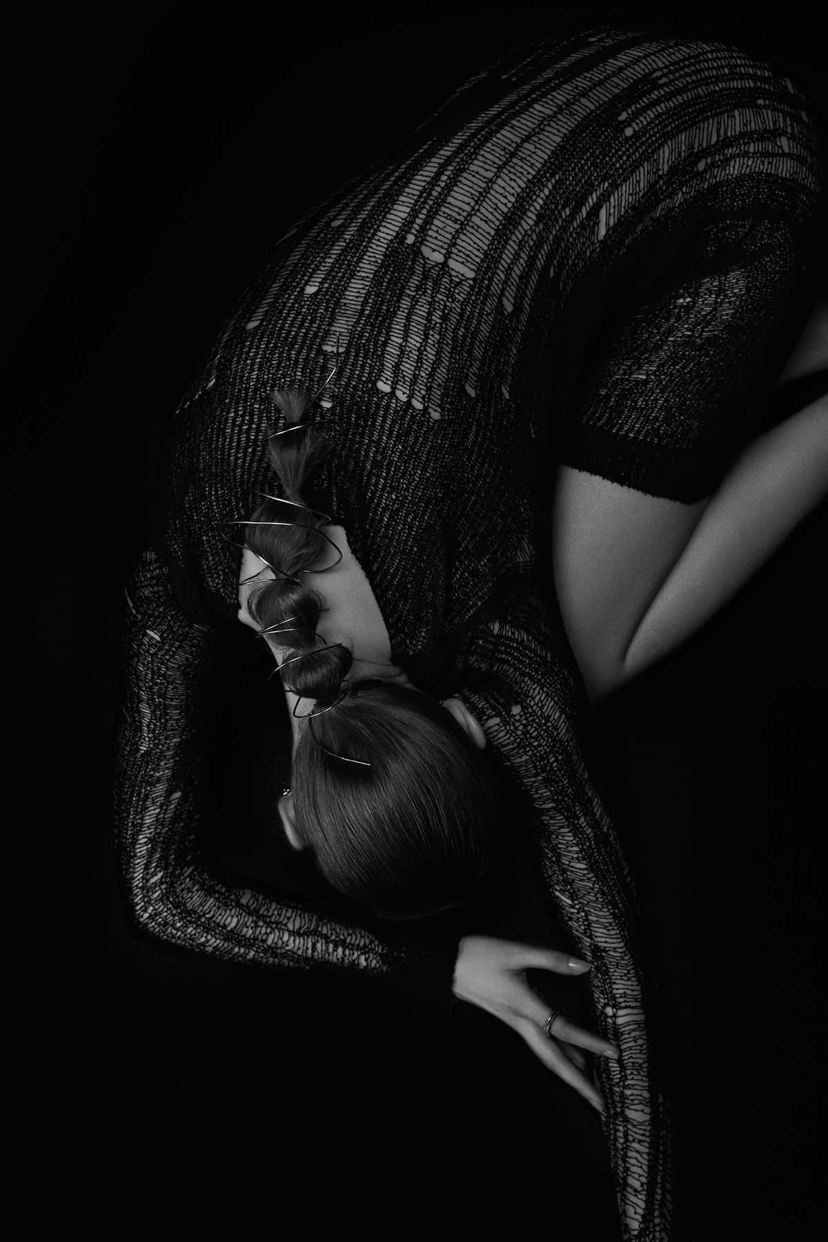 Fashion-Editorial-Linear-Motion