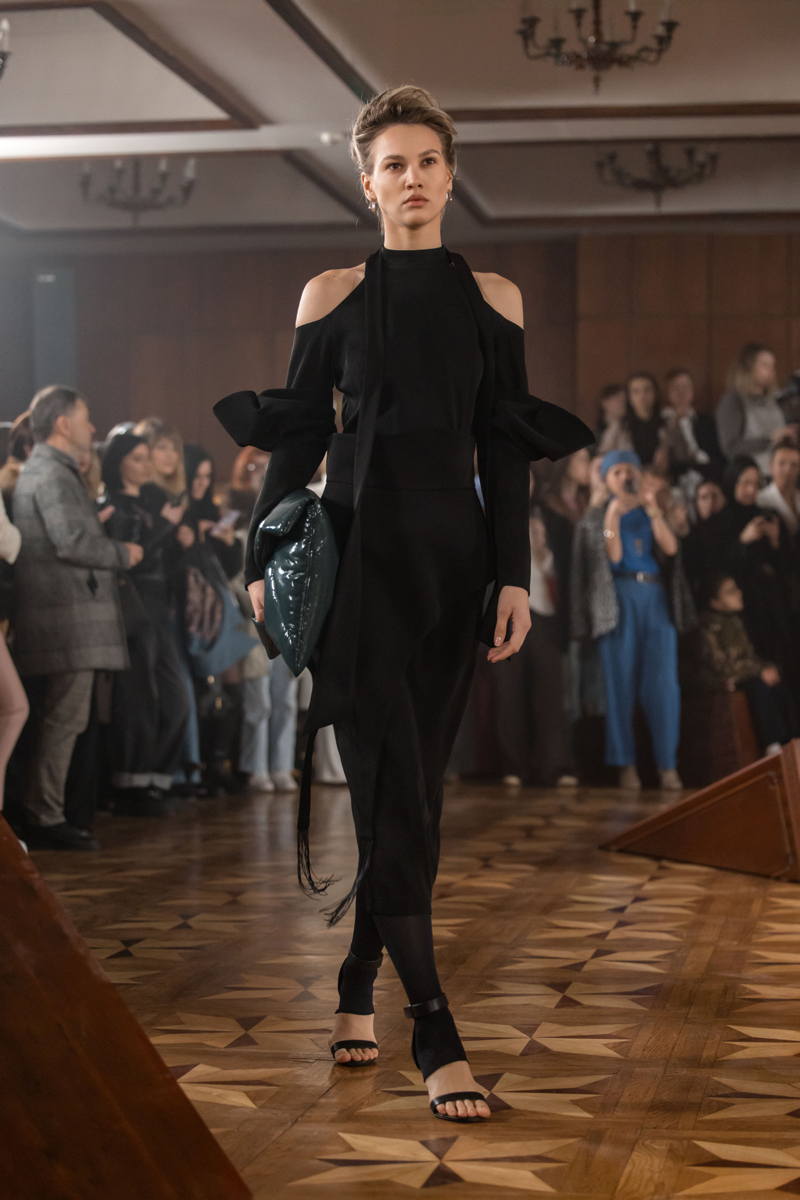 Model catwalking in Julia Allert Show © Egor Tetiushev