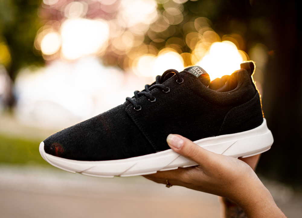 8000Kicks Sneakers